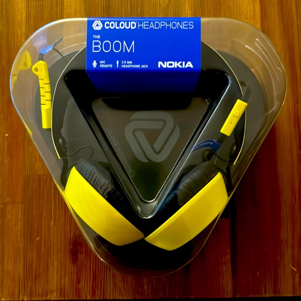 Nokia Coloud The Boom Stereo Headphones w/in-Line Mic and Remote - Yellow/Black